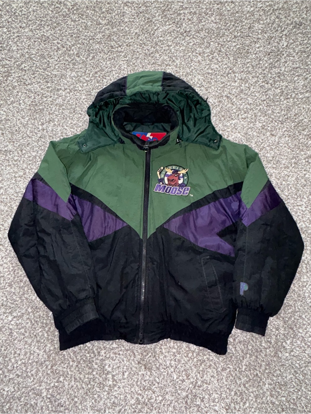 Minnesota Moose Jacket - Picture 2 of 6